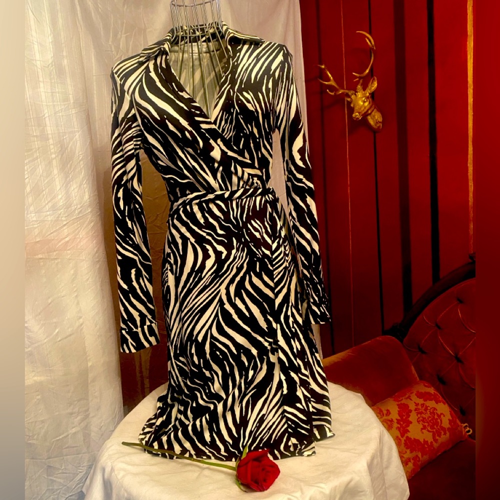 Diane Von Furstenberg Black and Tiger Print Wrap Dress, Size 10